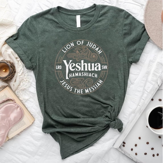 Lion of Judah shirt: Yeshua Hamashiach Christian Crewneck All Size S-5Xl