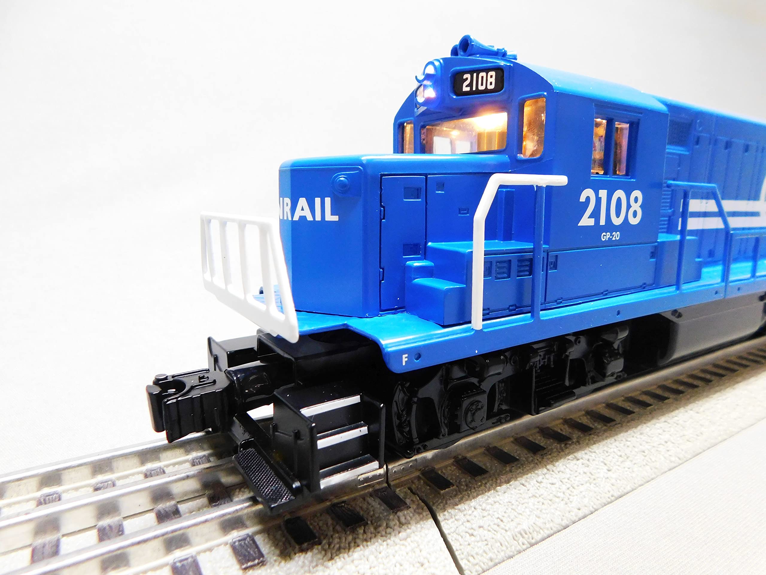 Lionel Conrail LIONCHIEF Plus 2 0 GP20 Diesel Locomotive Engine 2108 O 