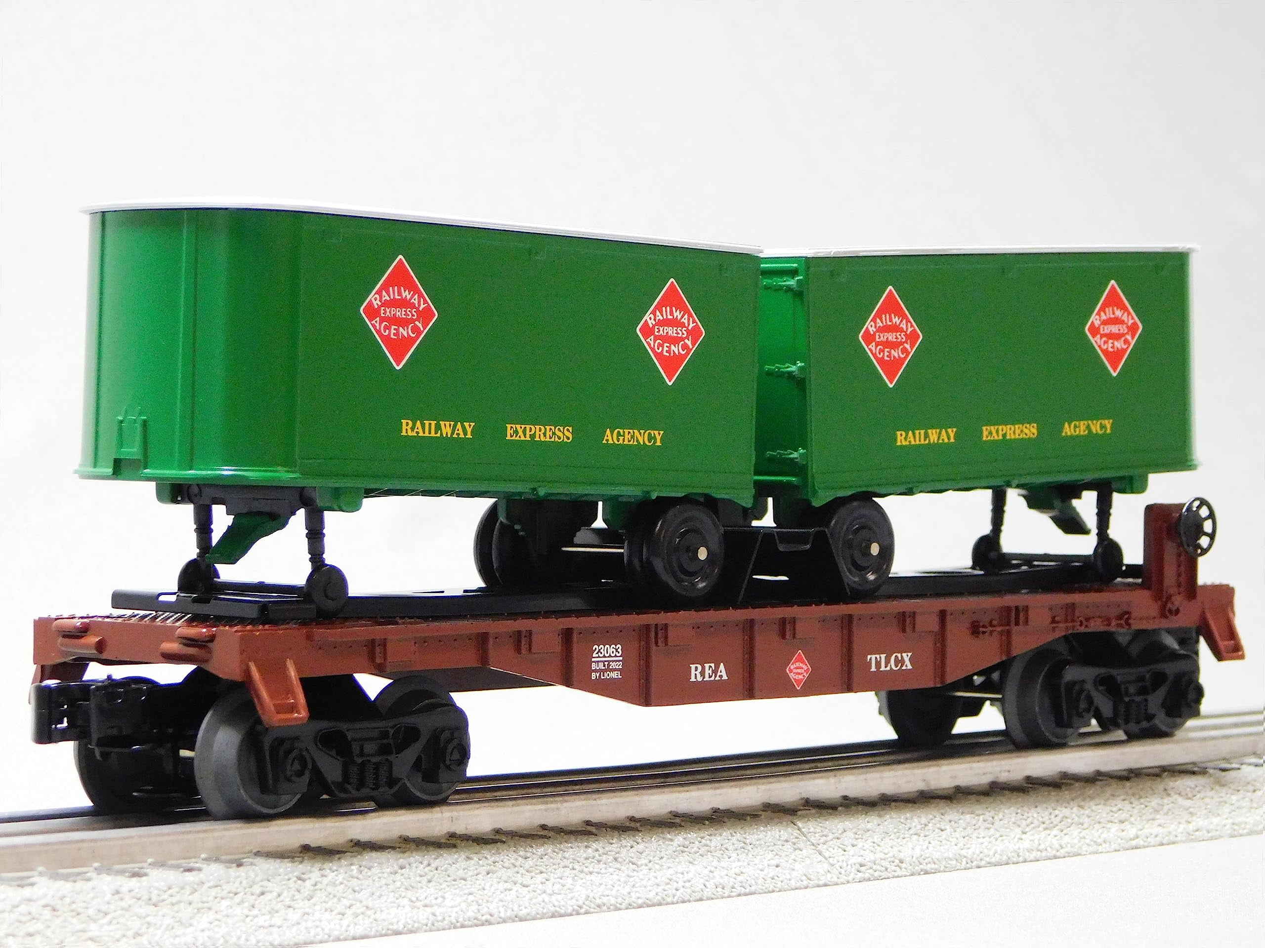 Lionel O Gauge Flat Car With Removable Trailers #23063 - Mixed Freight Train Model Car (New)