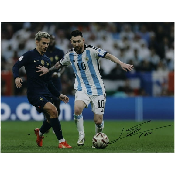 Lionel Messi Argentina National Team Autographed 12" x 16" 2022 FIFA World Cup Final Dribbling Photograph - Fanatics Authentic Certified