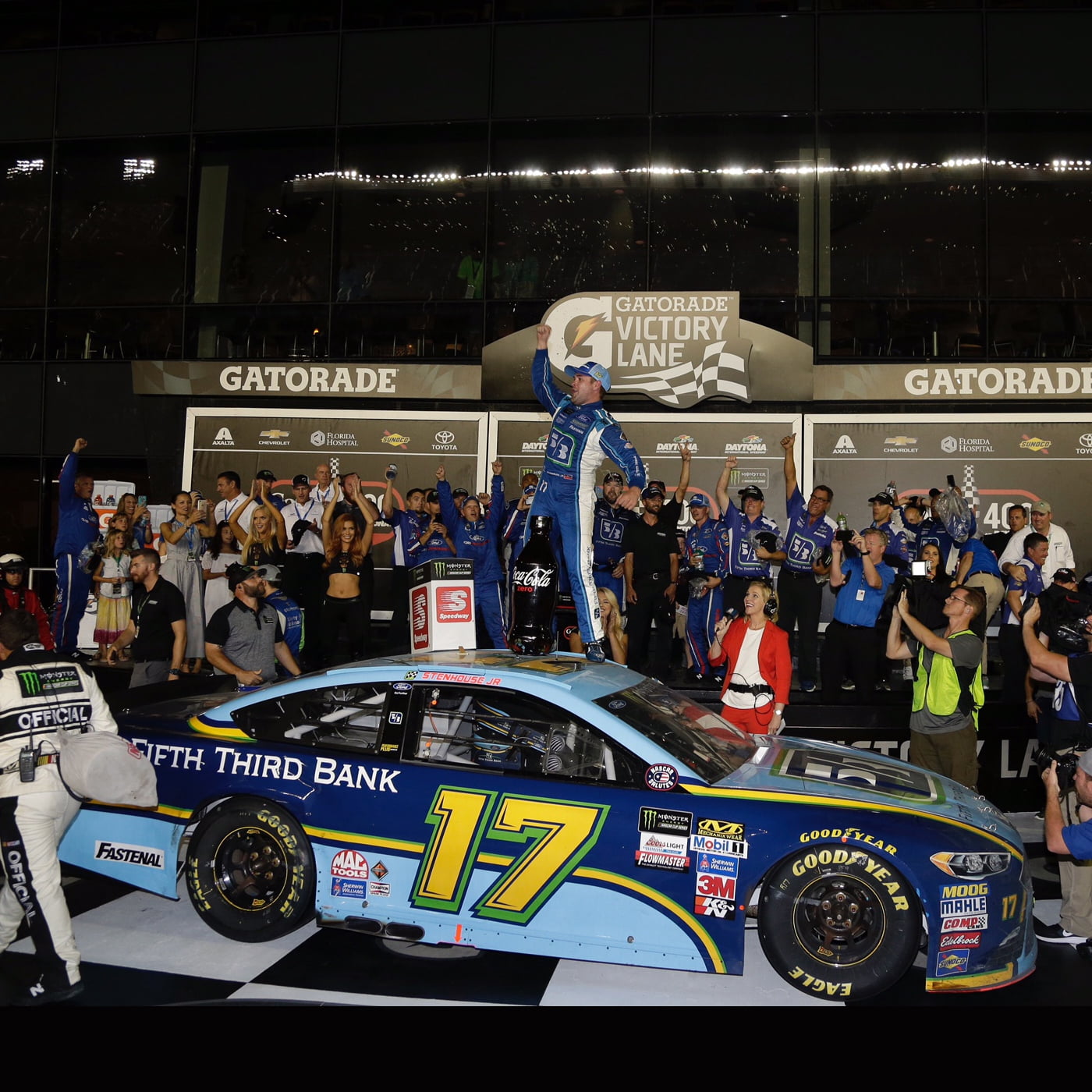 Lionel Racing Ricky Stenhouse Jr #17 Fifth Third Daytona Win 2017 Ford Fusion 1:24 Scale HOTO Die-cast