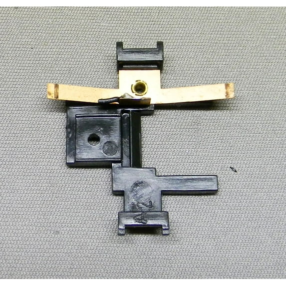 Lionel Replacement Part - Collector Assembly Plastic 3/8" PINS 6938661T54