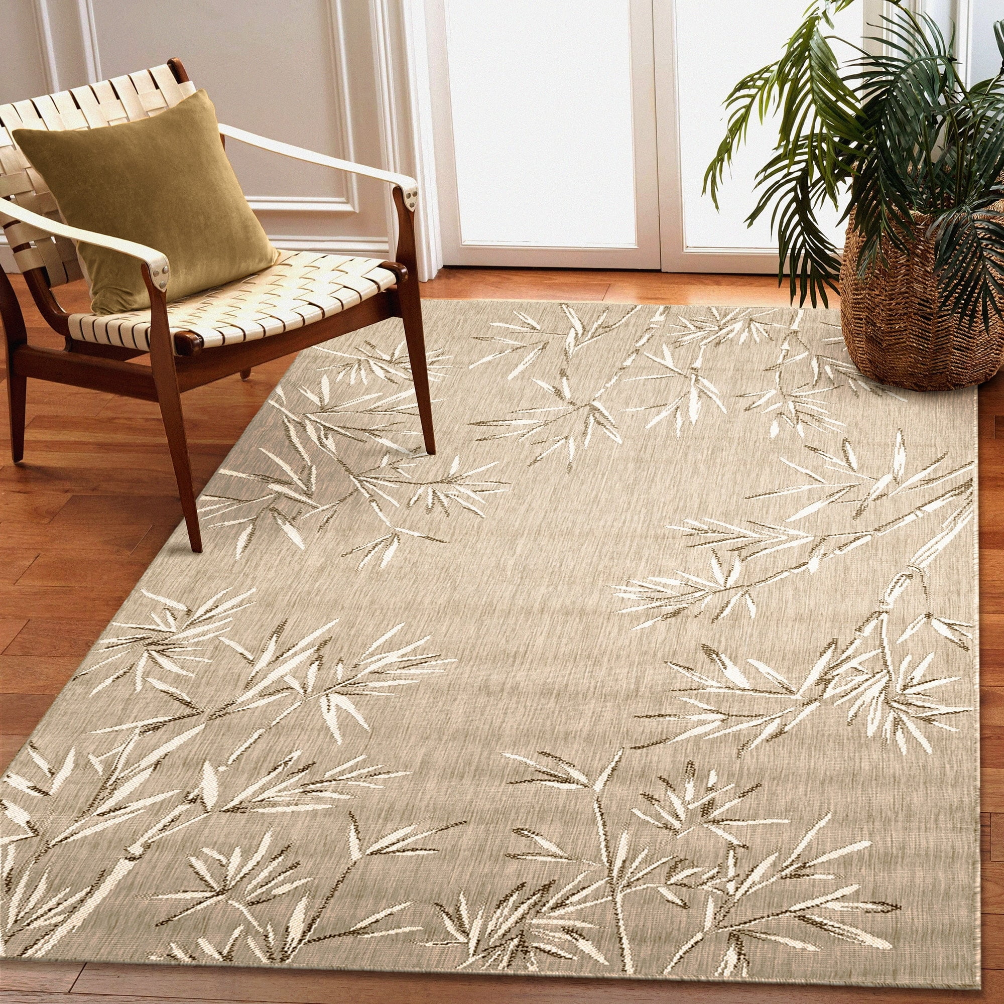 Sand Floral Flat Woven Round Synthetic Indoor/Outdoor Rug