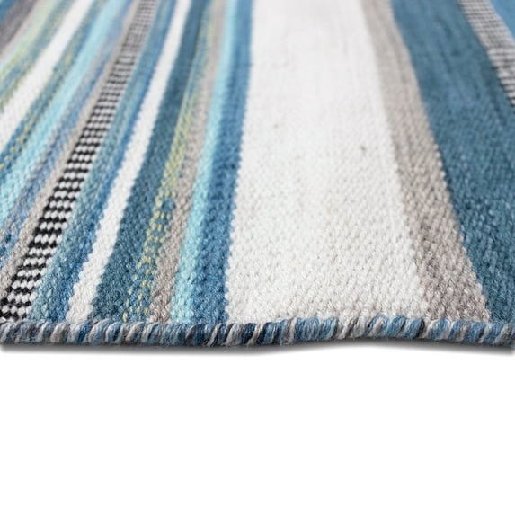 Liora Manne Malibu Stripe Indoor Outdoor Area Rug 100% Polyester Reversible