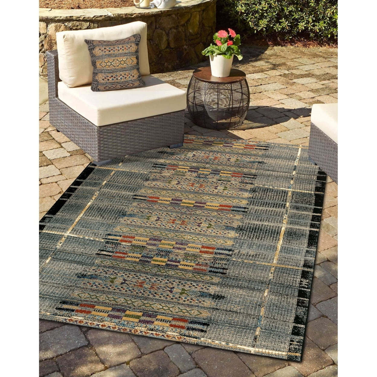 Elegant Marina Black Stripe Synthetic 58" x 90" Area Rug