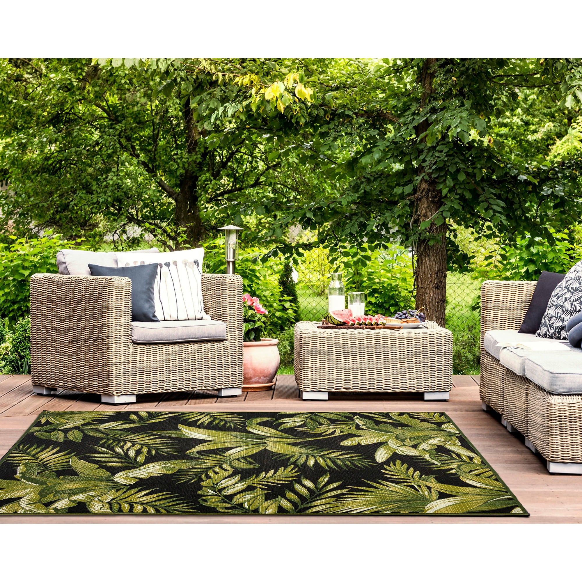Black and Green Synthetic Flat Woven Rectangular Rug 5' x 7'