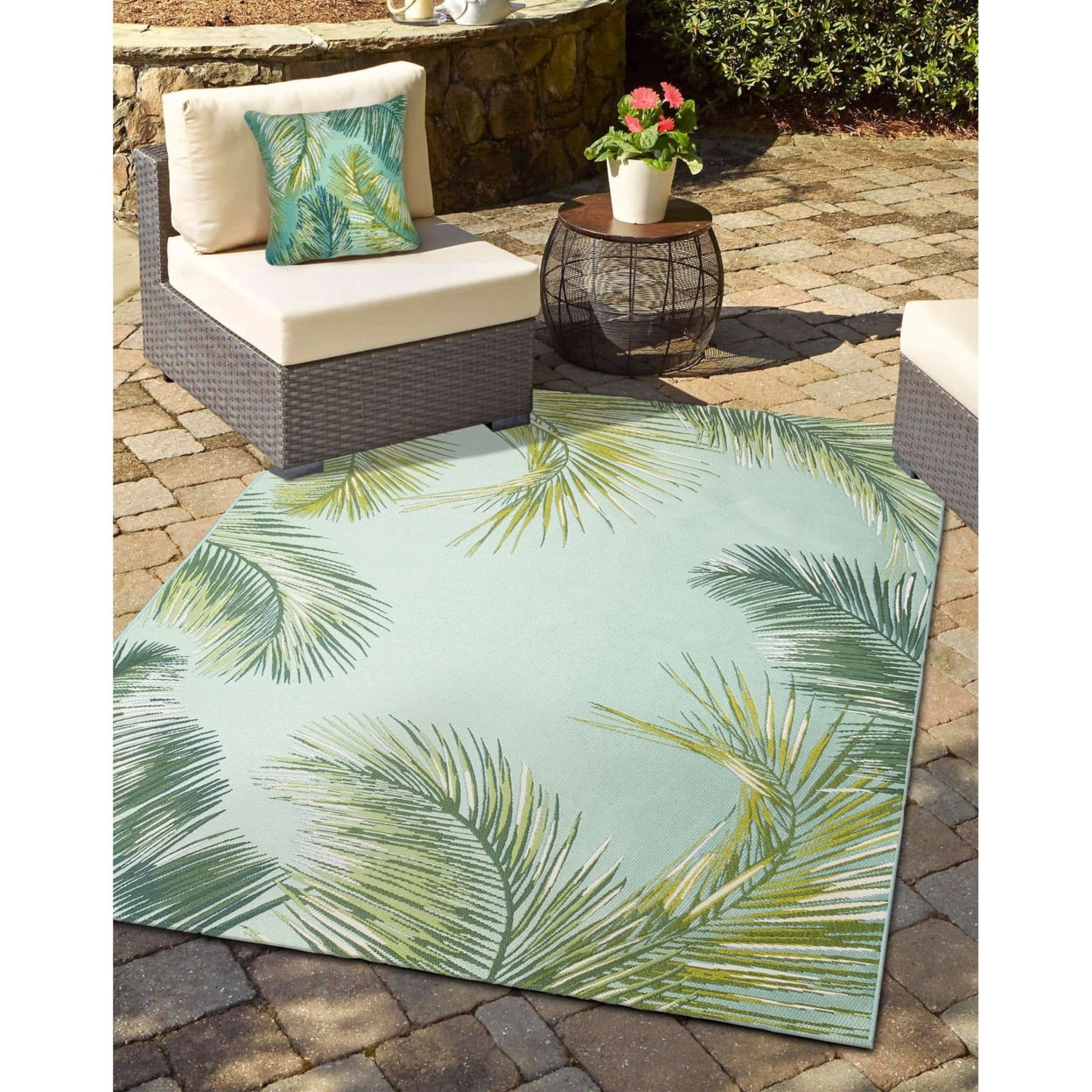 Aqua and Green Palm Leaf Pattern Rectangular Synthetic Rug