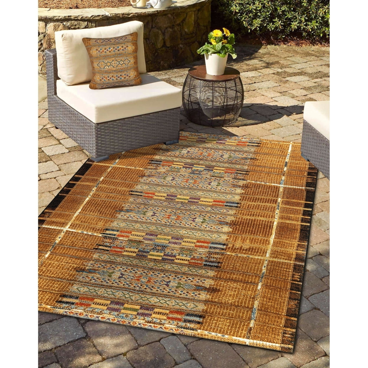 Tribal Stripe Gold Synthetic Round Indoor/Outdoor Rug