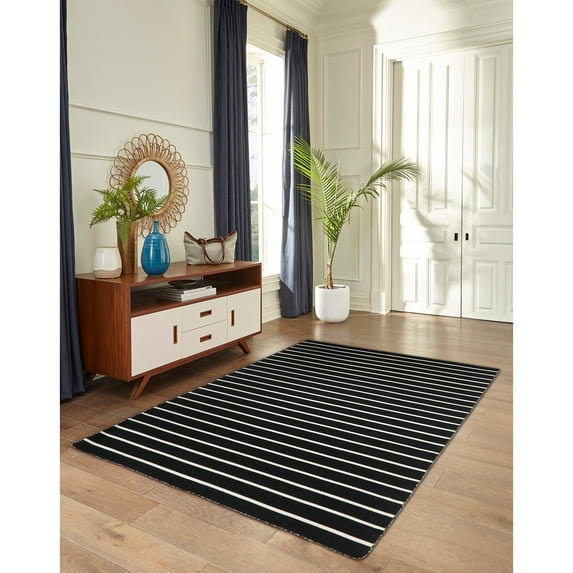 Liora Manne Sorrento Pinstripe Area Rug Black 100% Polyester Indoor Outdoor