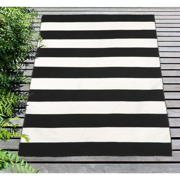 Liora Manne Transocean Indoor Outdoor Area Rug, Black/White, 8' 3" x 11' 6"