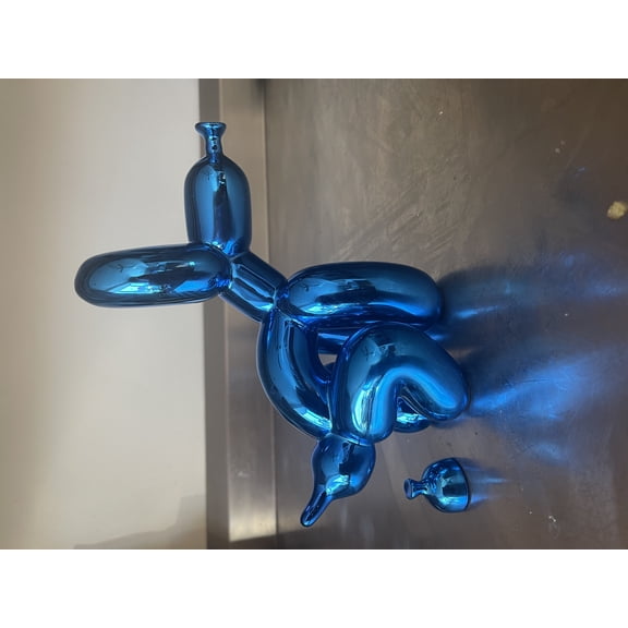 LisaB's World Balloon Dog Pooping