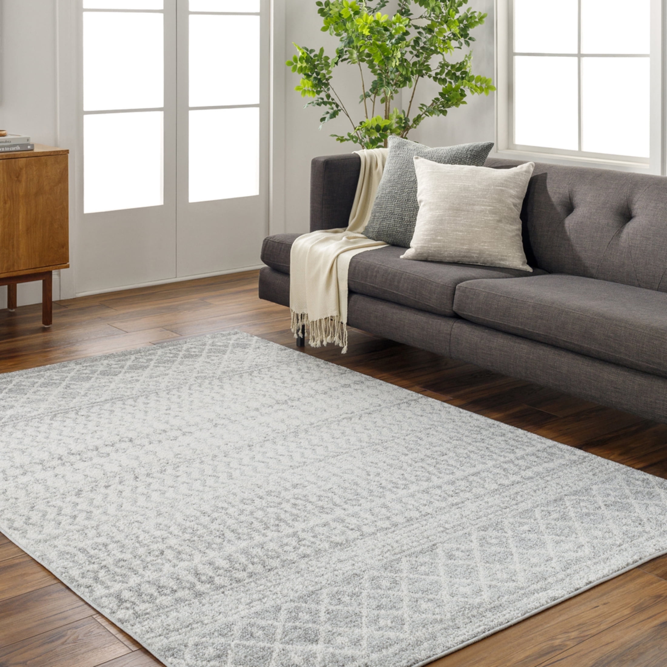 Gray and White Boho Moroccan Area Rug, 5'3" x 7'6"
