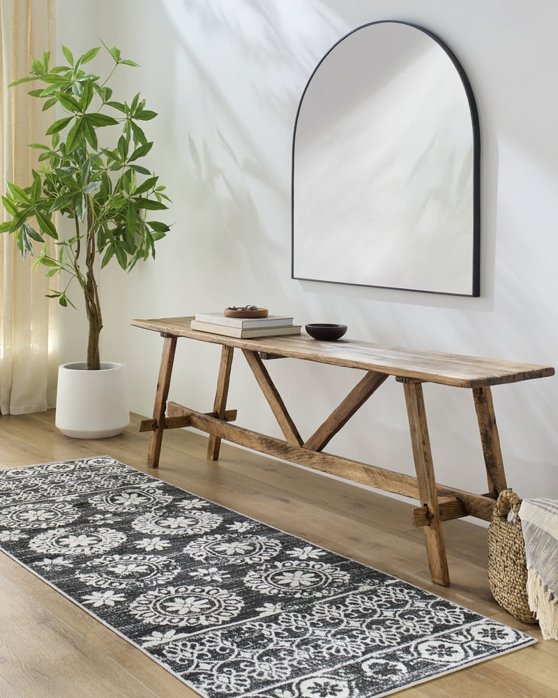 Lavadora Medallion Black Easy-Care Washable Runner Rug, 2'7" x 7'3"