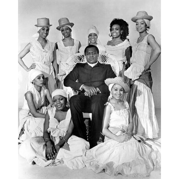 Live and Let Die 1973 Yaphet Kotto as Mister Big pose with girls 24x30 poster