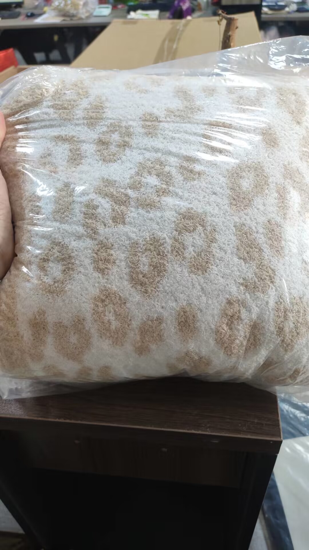 Livhil Soft Micro Leopard Blanket (50"x60"), Warm Reversible Cheetah