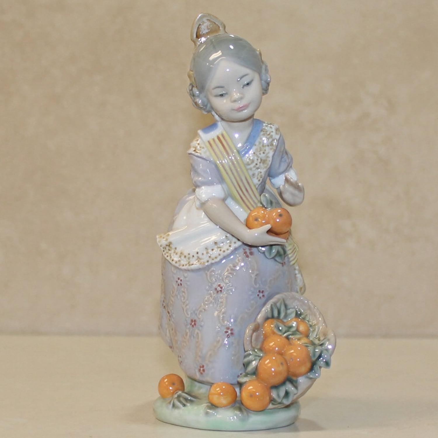 Lladro Figurine: 1422 Miss Valencia | Worn Box - Walmart.com
