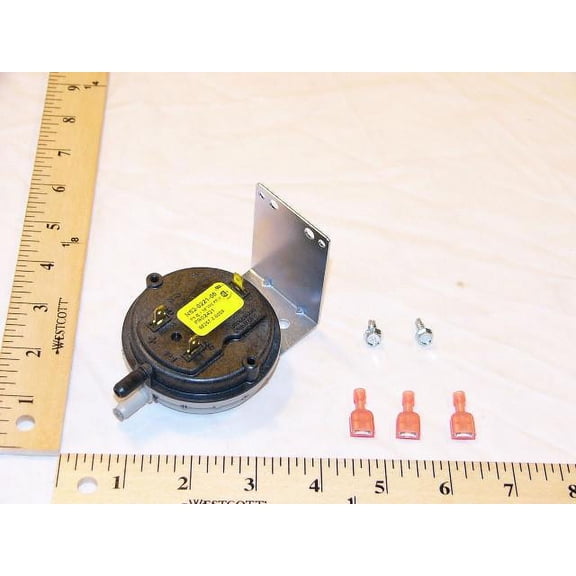 Lochinvar & A.O. Smith 100166230 - 1.35"wc SPDT Pressure Switch