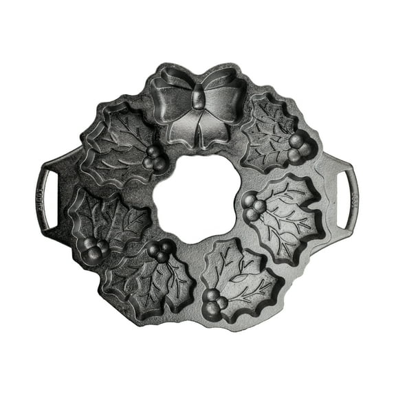 Lodge Cast Iron Seasoned Cast Iron Holiday Wreath Pan