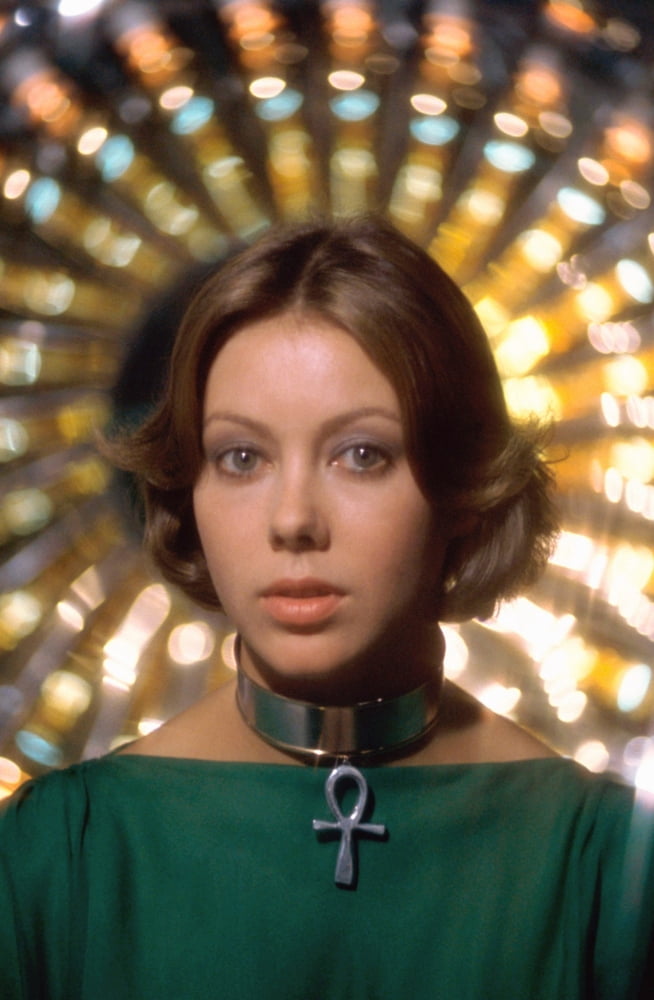 LoganS Run Canvas Art - (16 x 20)