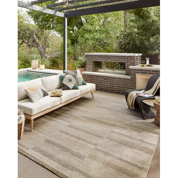 Loloi Dawn Indoor/Outdoor Water-Resistant Patio 2'-3" x 3'-9" Accent Rug