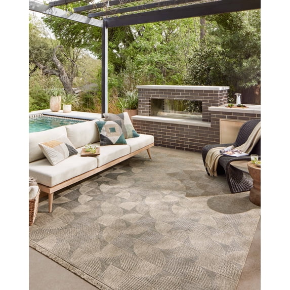 Loloi Dawn Indoor/Outdoor Water-Resistant Patio 6'-4" x 9'-2" Area Rug