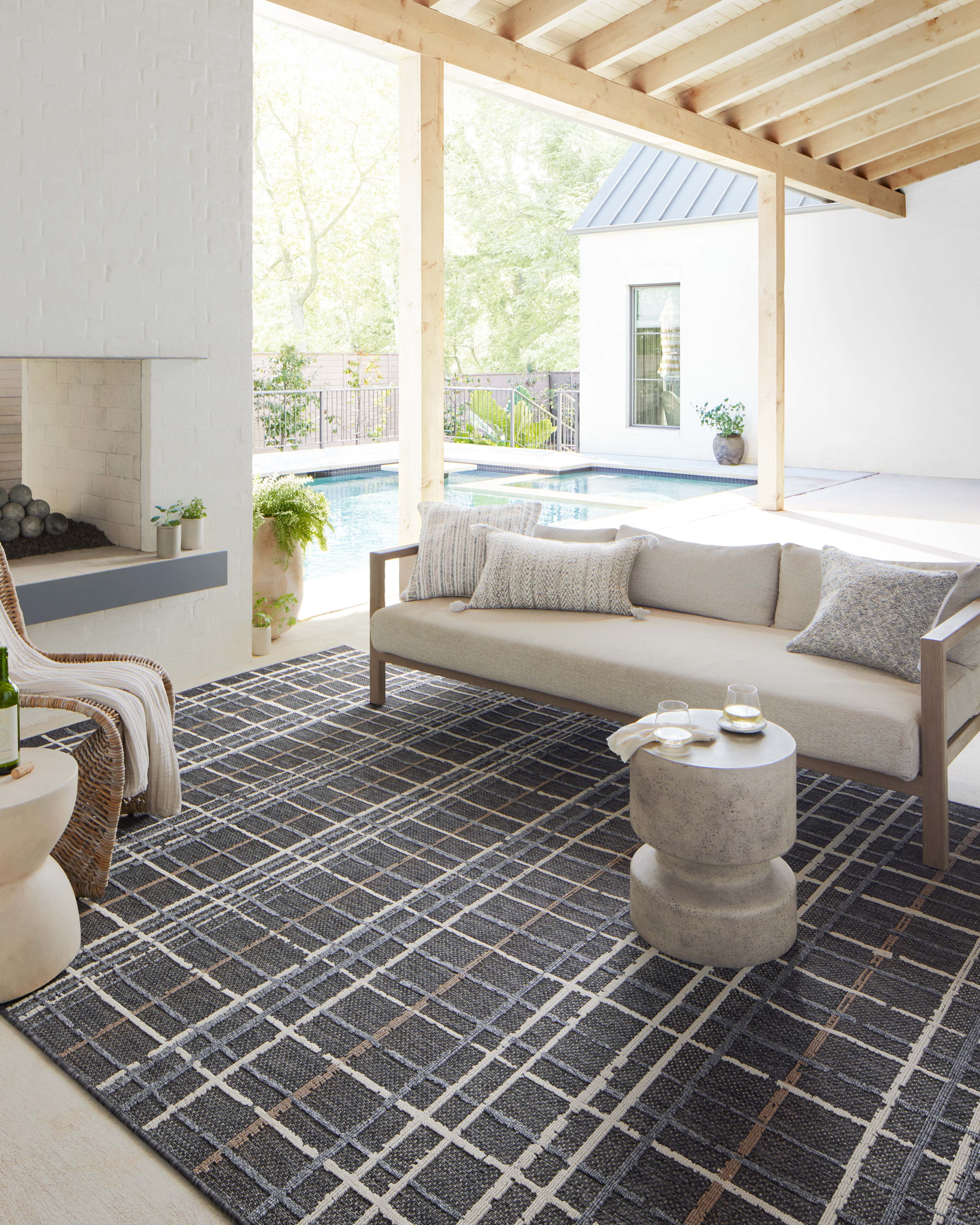 Indoor Outdoor Loloi Rainier Charcoal / Multicolor 18" x 18" Sample Rug