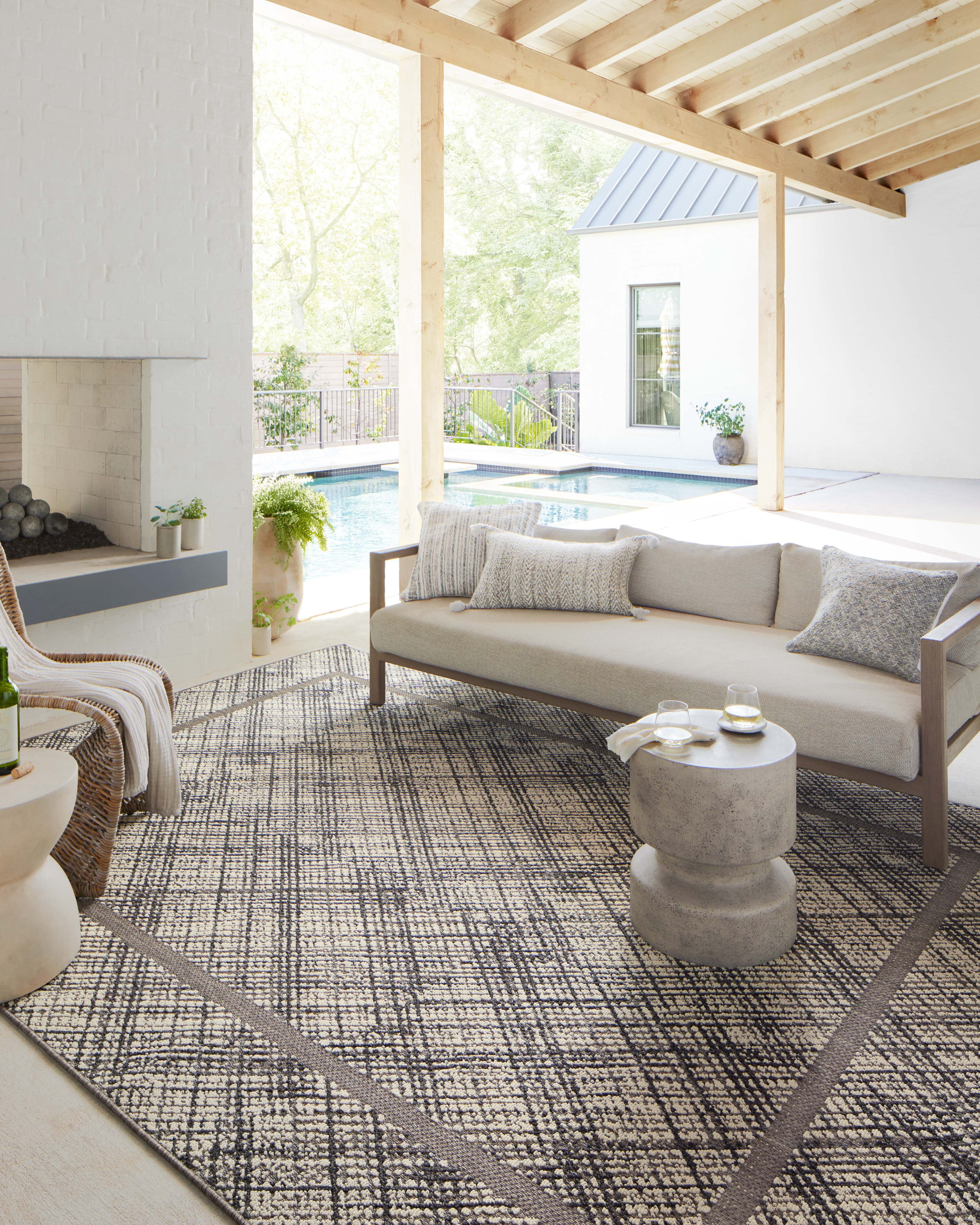 Indoor Outdoor Loloi Rainier Ivory / Charcoal 11'-6" x 15' Area Rug