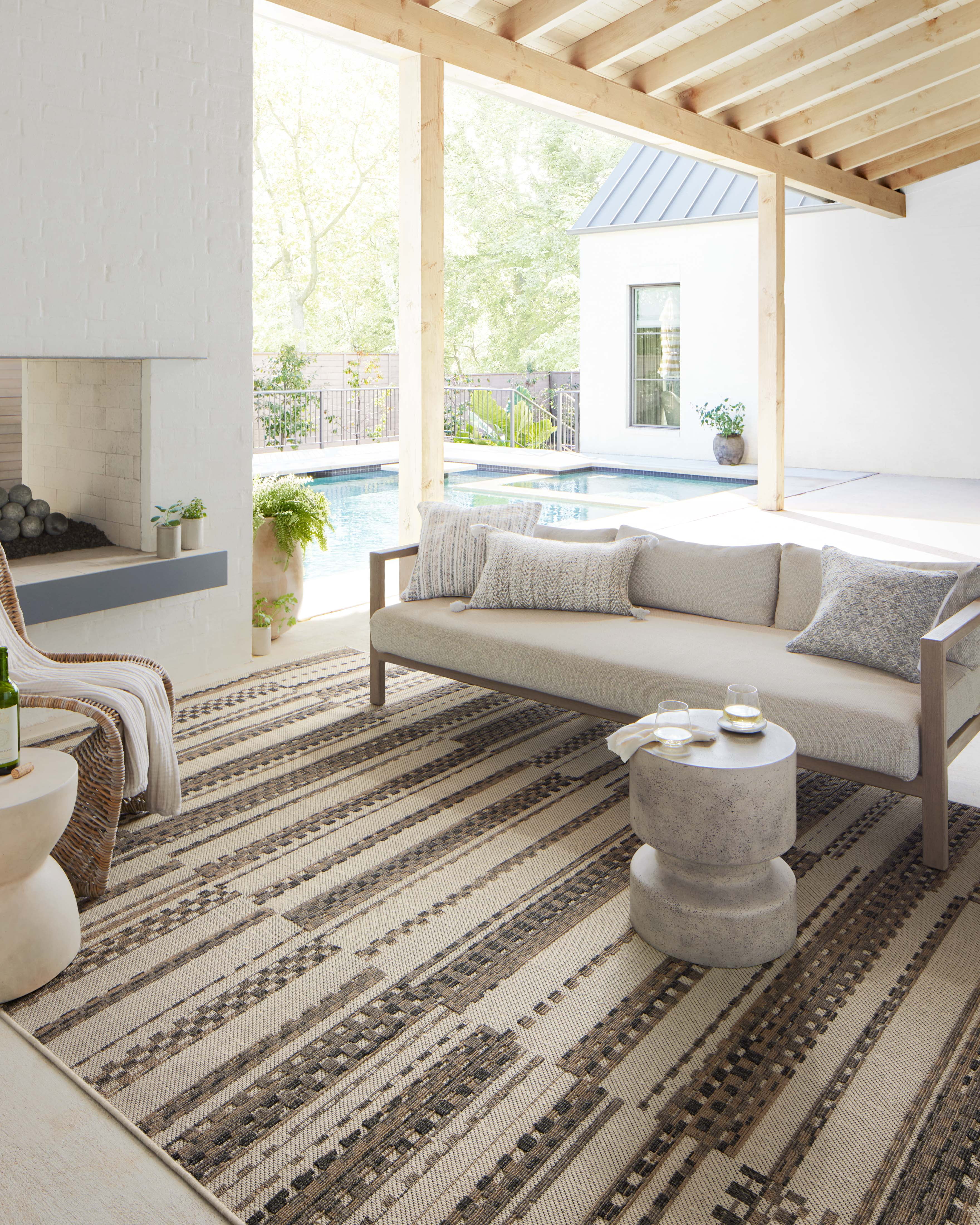 Indoor Outdoor Loloi Rainier Ivory / Taupe 5'-3" x 7'-7" Area Rug