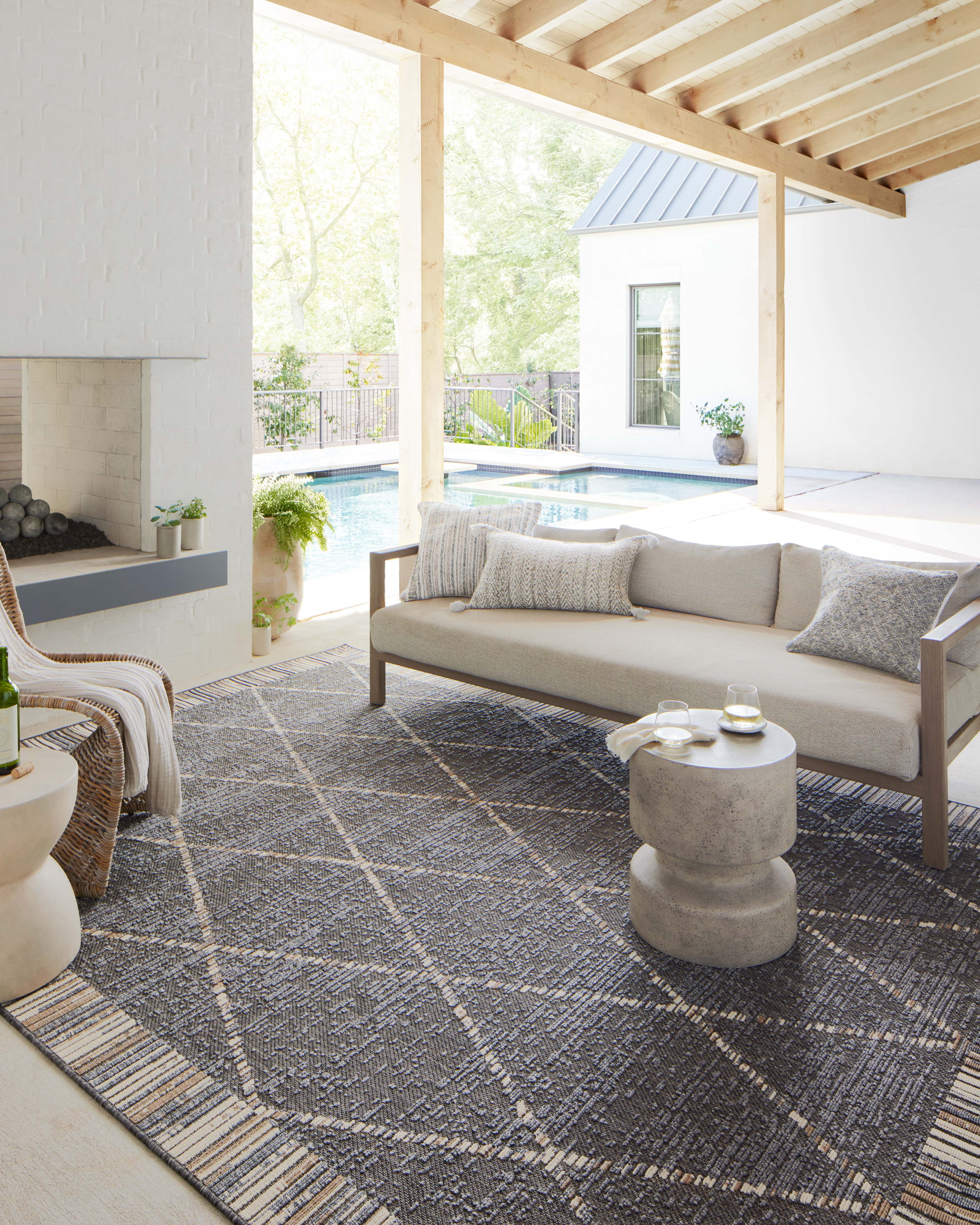 Indoor Outdoor Loloi Rainier Slate / Multicolor 5'-3" x 7'-7" Area Rug