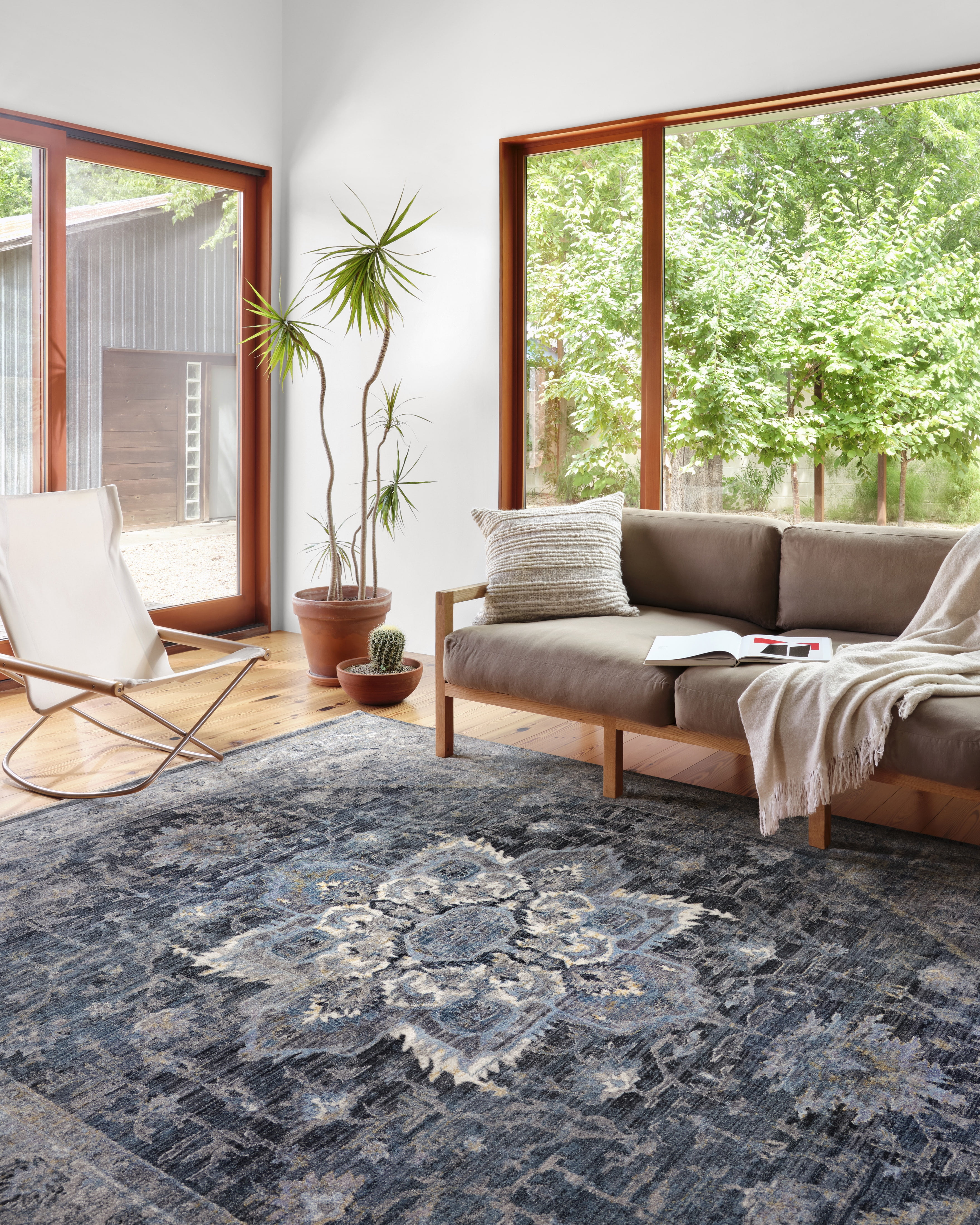 Loloi Rugs SAMRSAM-01DEGY27A0 2 ft. 7 in. x 10 ft. Samra Denim & Gray Transitional Power Loomed Rug
