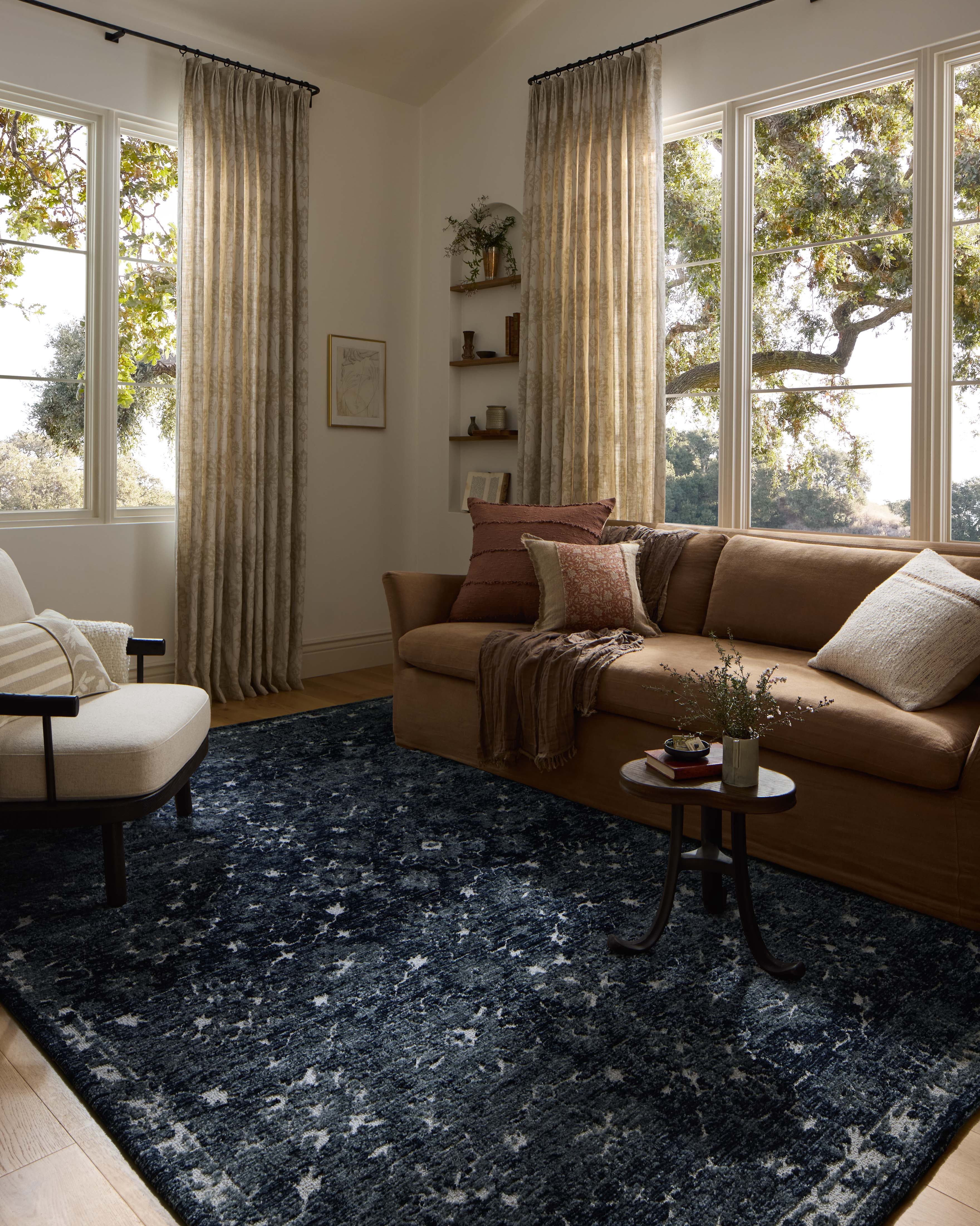 Loloi Percival Navy / Ivory 2'-3" x 3'-9" Area Rug