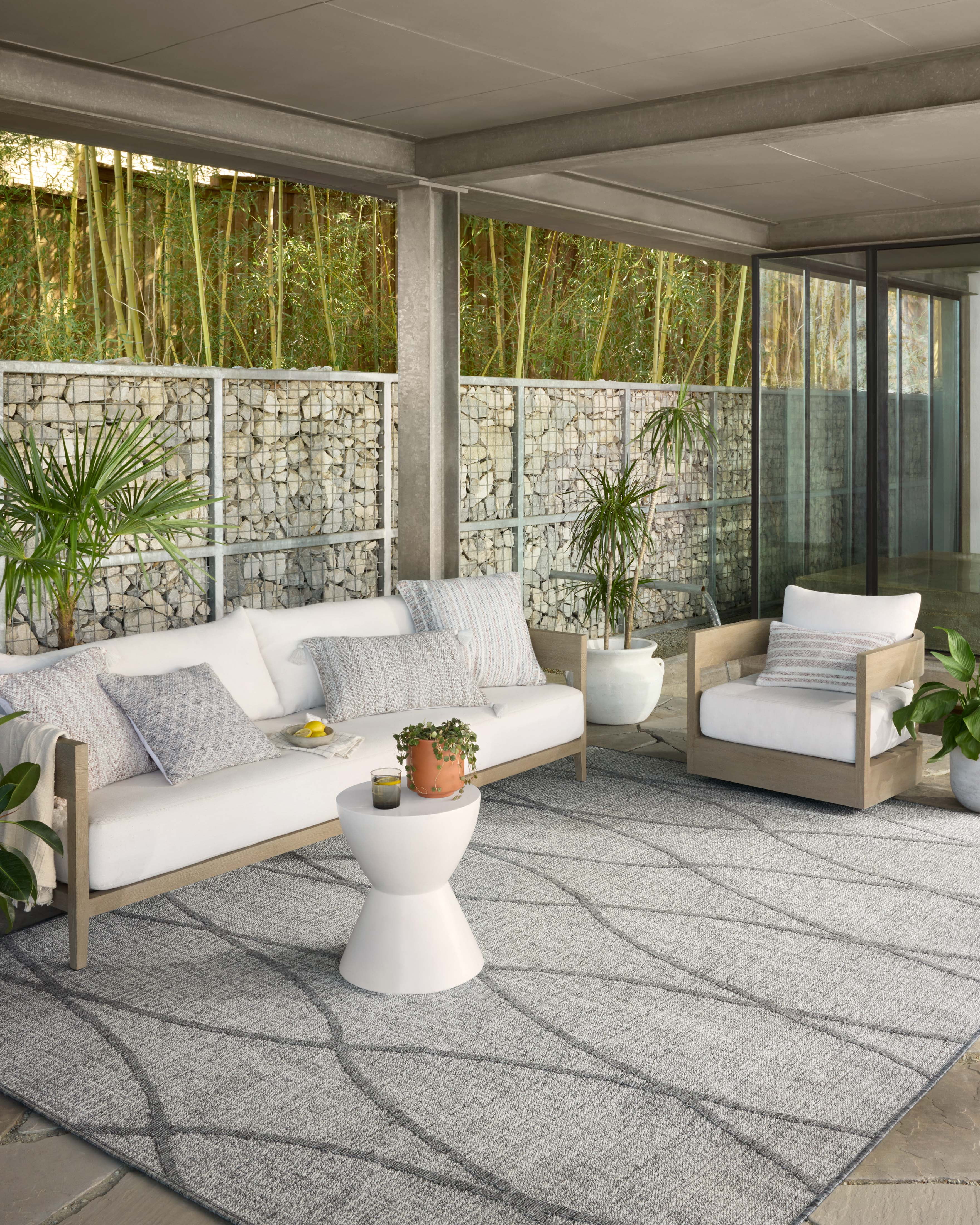 Indoor Outdoor Loloi Rainier Dove / Grey 5'-3" x 7'-7" Area Rug