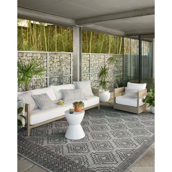 Indoor Outdoor Loloi Rainier Grey / Charcoal 2'-2" x 3'-9" Accent Rug