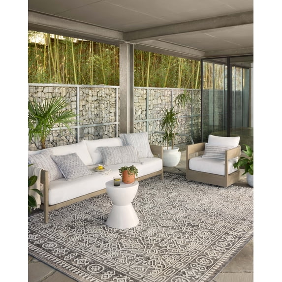 Indoor Outdoor Loloi Rainier Pebble / Ivory 5'-3" x 7'-7" Area Rug