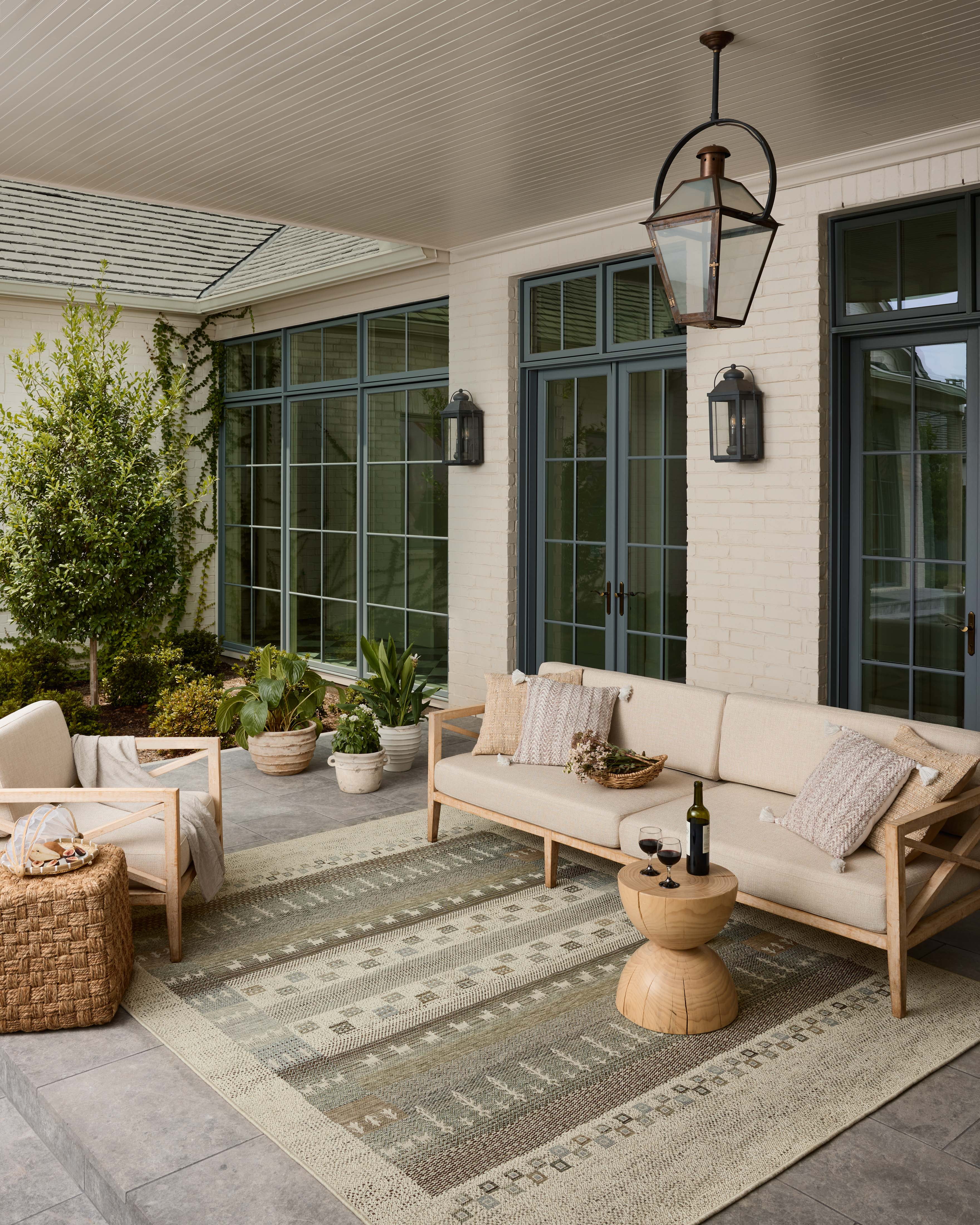 Loloi Saylor Ivory / Earth Indoor/Outdoor Area Rug