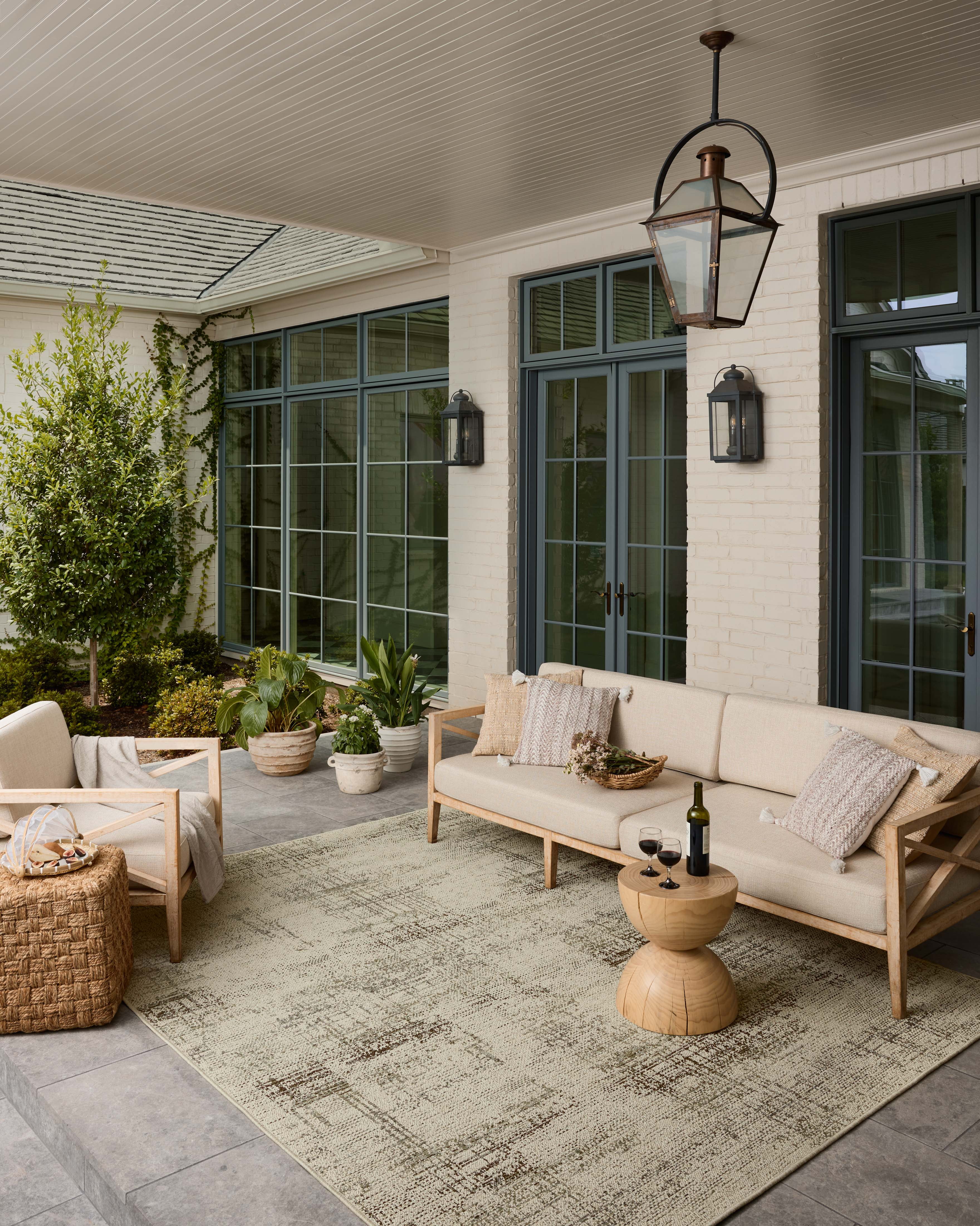 Loloi Saylor Ivory / Fog Indoor/Outdoor Area Rug