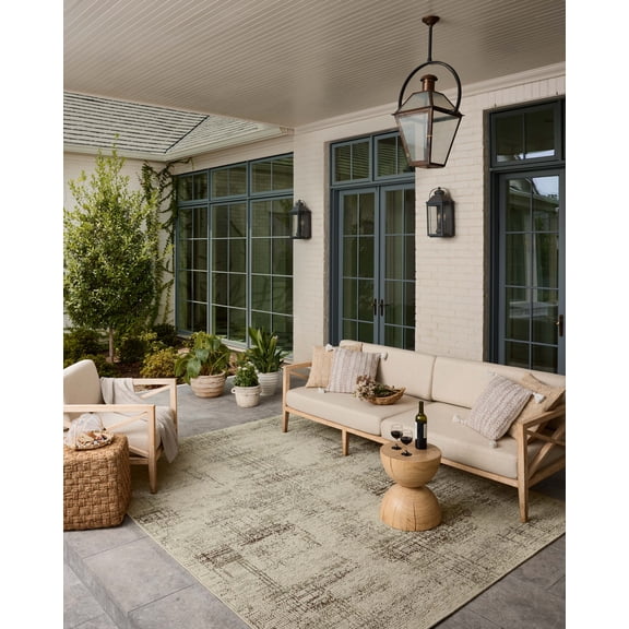 Loloi Saylor Ivory / Fog Indoor/Outdoor Area Rug