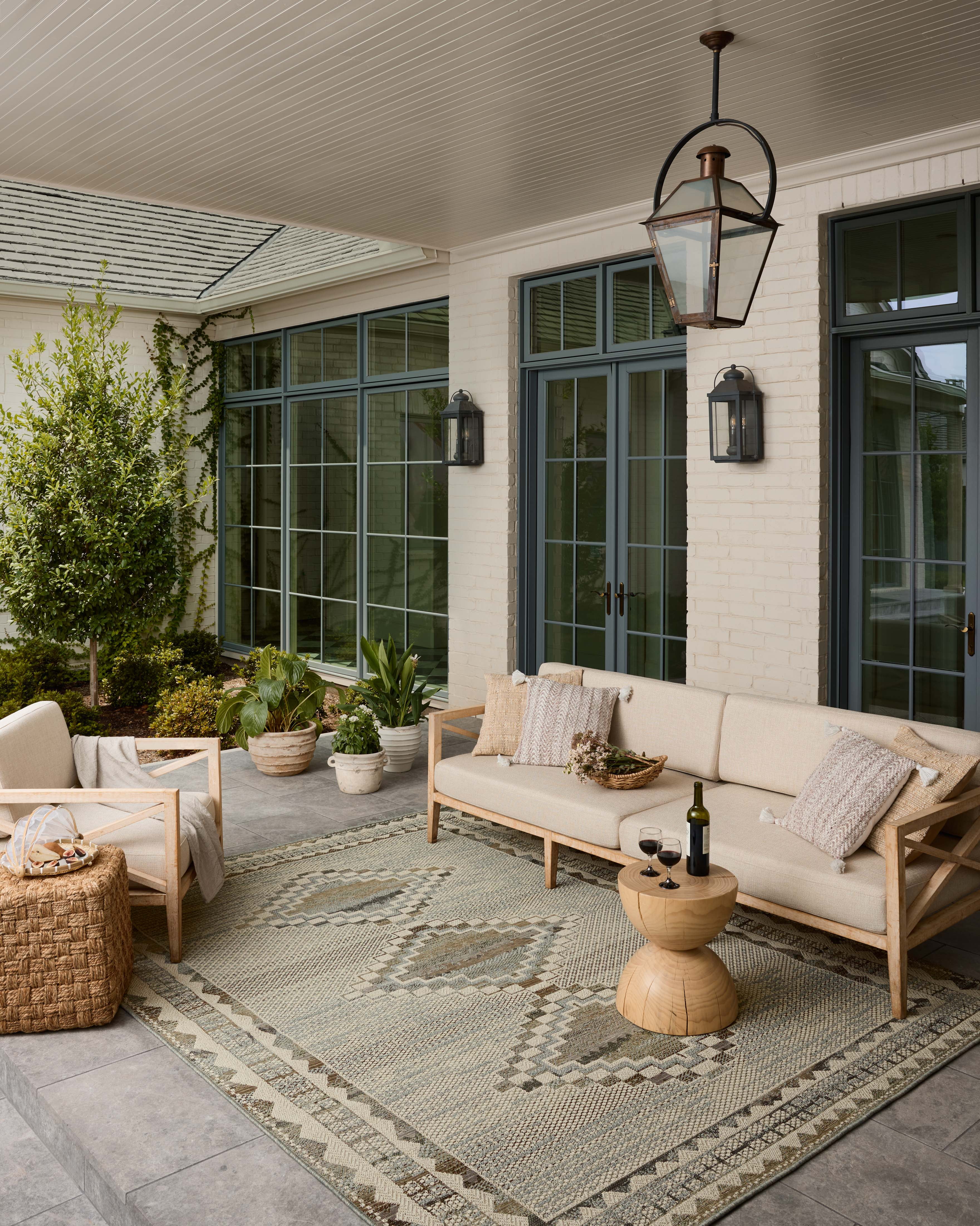 Loloi Saylor Ivory / Granite Indoor/Outdoor Area Rug