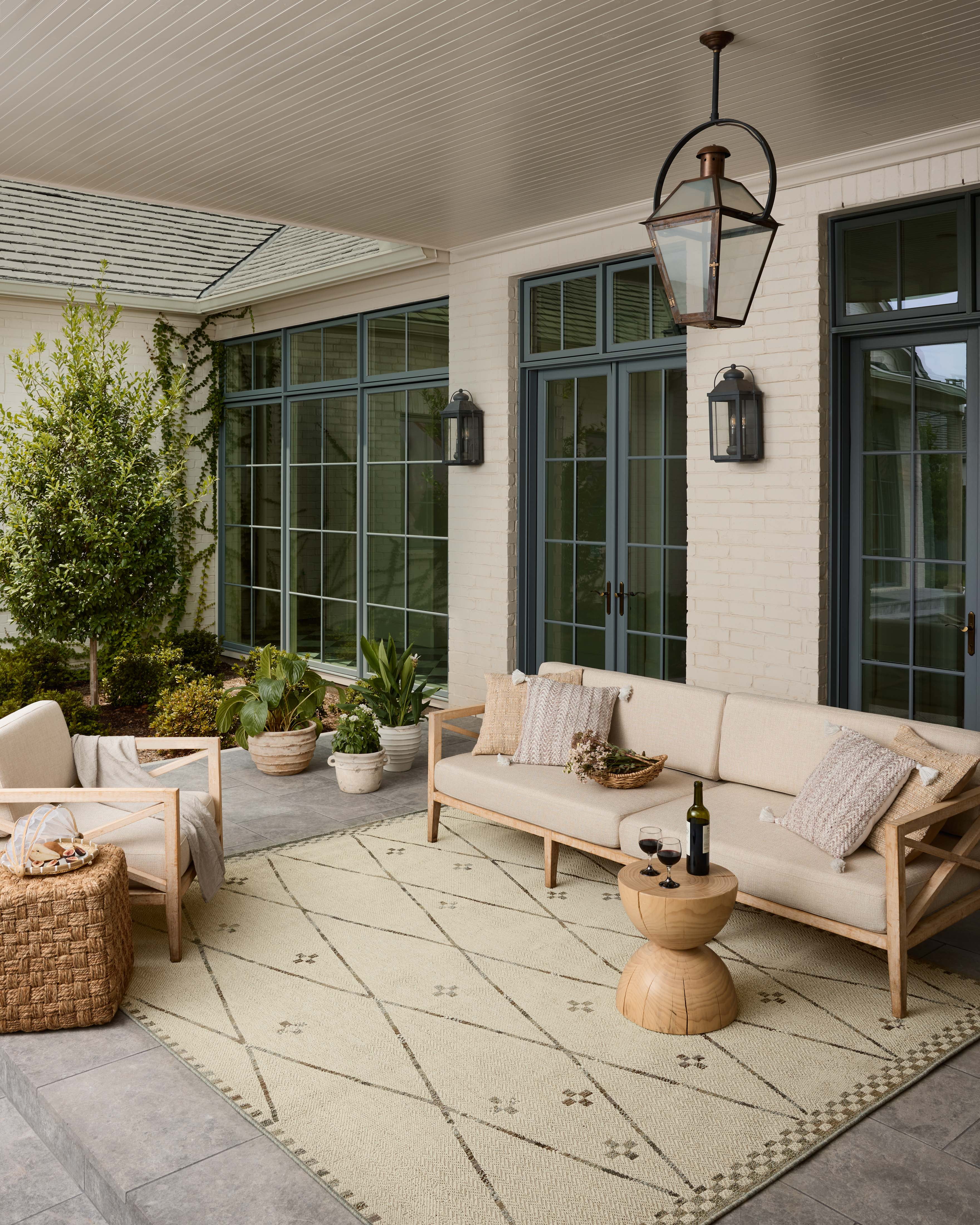 Loloi Saylor Ivory / Pebble Indoor/Outdoor Area Rug