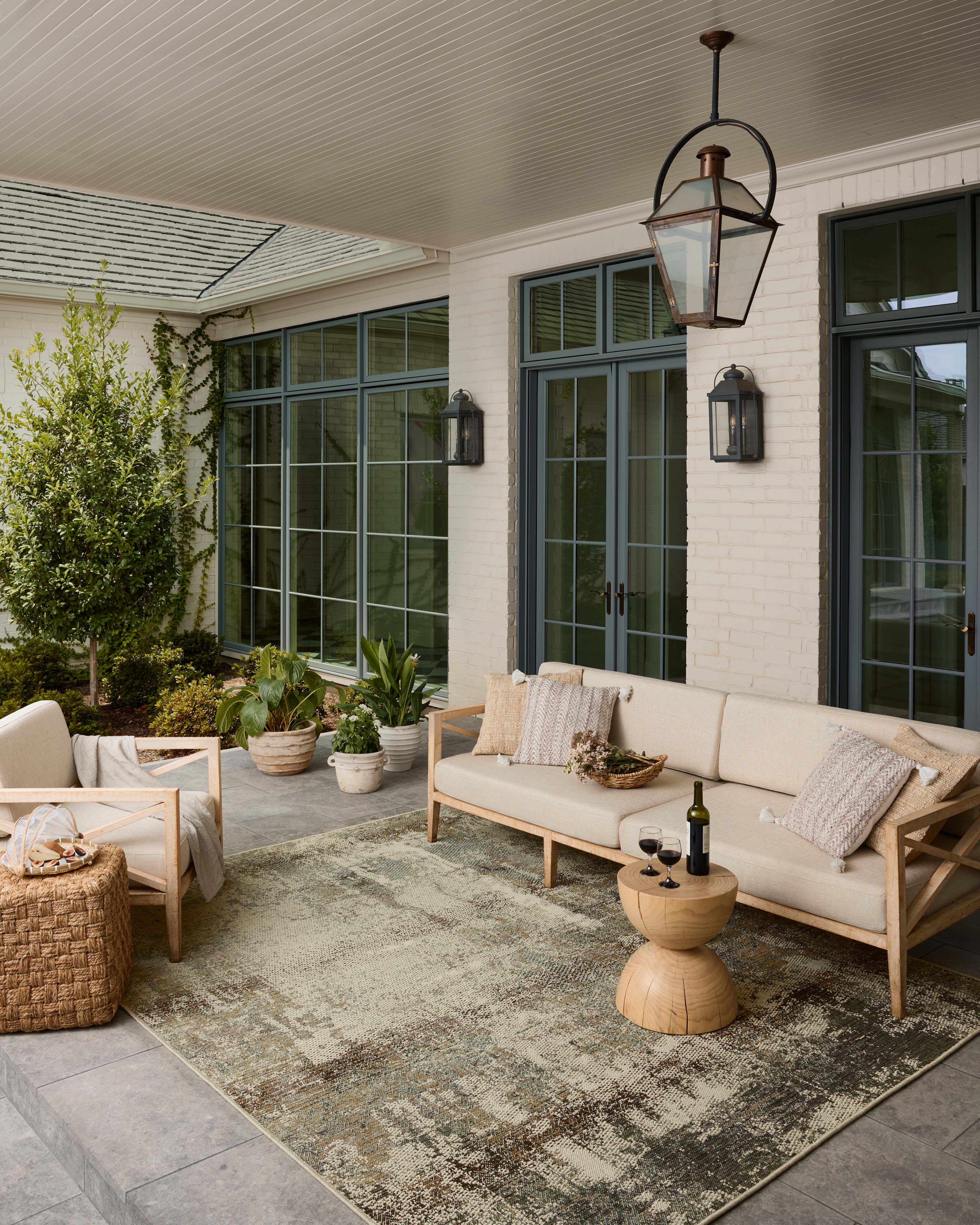 Loloi Saylor Smoke / Ivory Indoor/Outdoor Area Rug