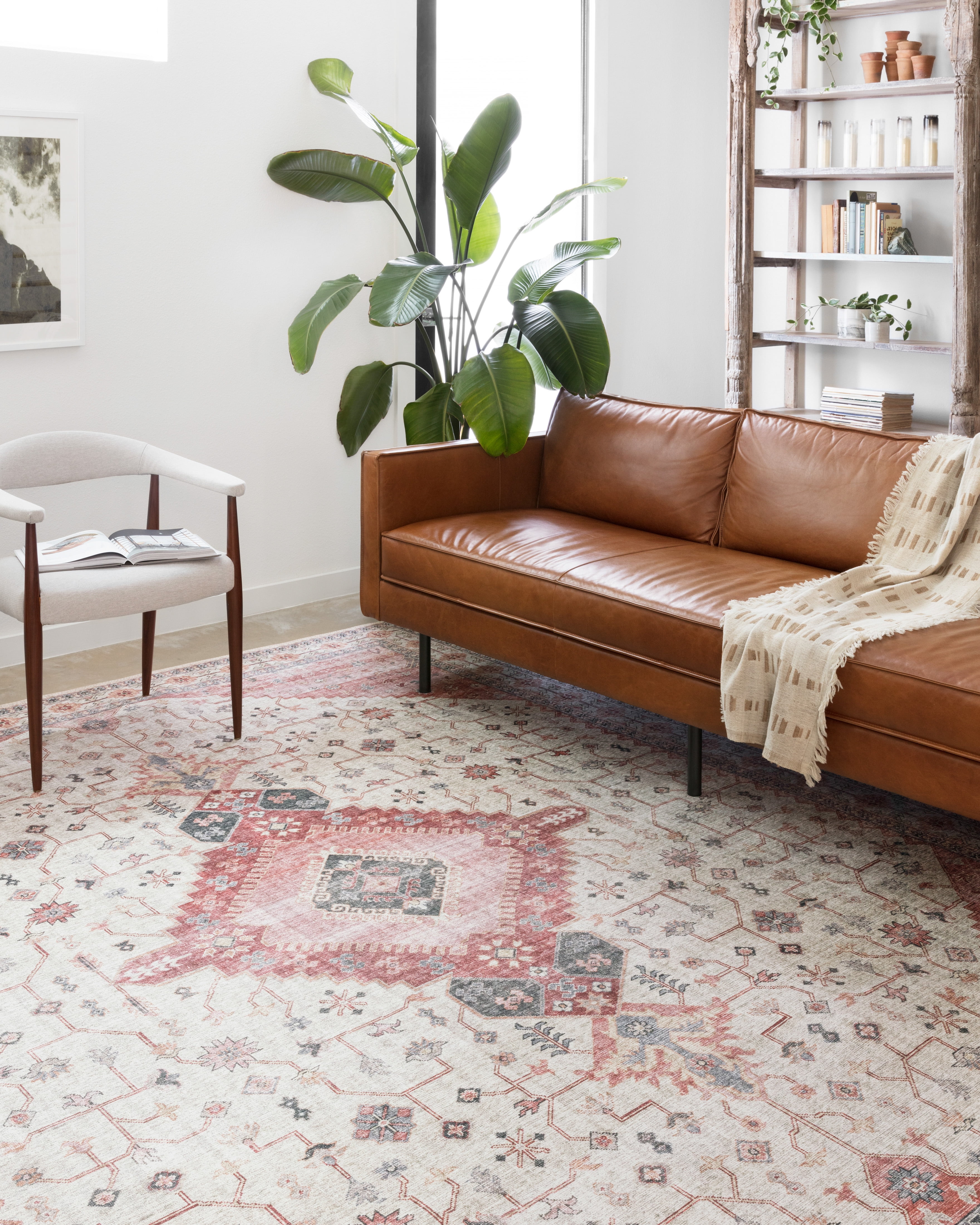 Loloi Skye Ivory / Berry 6'-0" x 6'-0" Round Area Rug