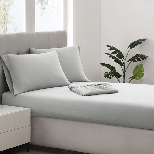 London Fog Moisture Wicking Microfiber Sheet Set, 2 Fitted Sheets and 2 Pillowcases, Silver