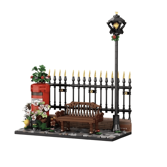 London Street Corner Building Blocks Set, British Post Box & Street Lamp Model, Creative Birthday Gift, Home Office Table Centerpiece