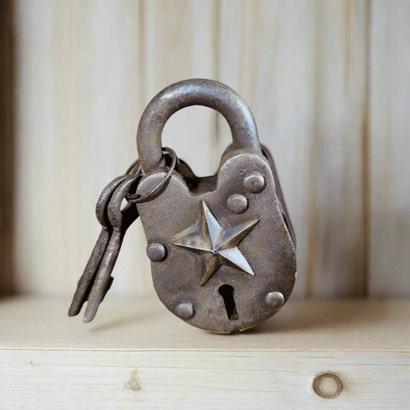 Lone Star Texas Gate Lock With Working Keys & Antique Finish (2.5" x 1.5")