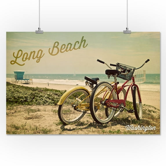 Long Beach, Washington - Beach Cruisers - Lantern Press Photography (16x24 Giclee Gallery Print, Wall Decor Travel Poster)