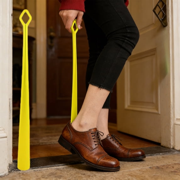 Long Handle Shoe Horn, 18.1 Inch No Bend Plastic Shoehorn for Elderly ...