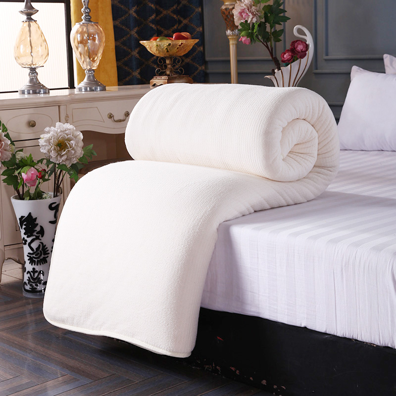Long staple cotton flowers and quilts