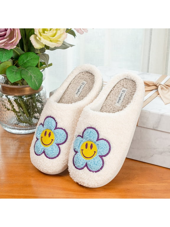 Cozy Fuzzy Smiley Face Slippers for Women Soft Plush Warm and Comfy Indoor Footwear with Non-Slip Sole for Women House Shoes