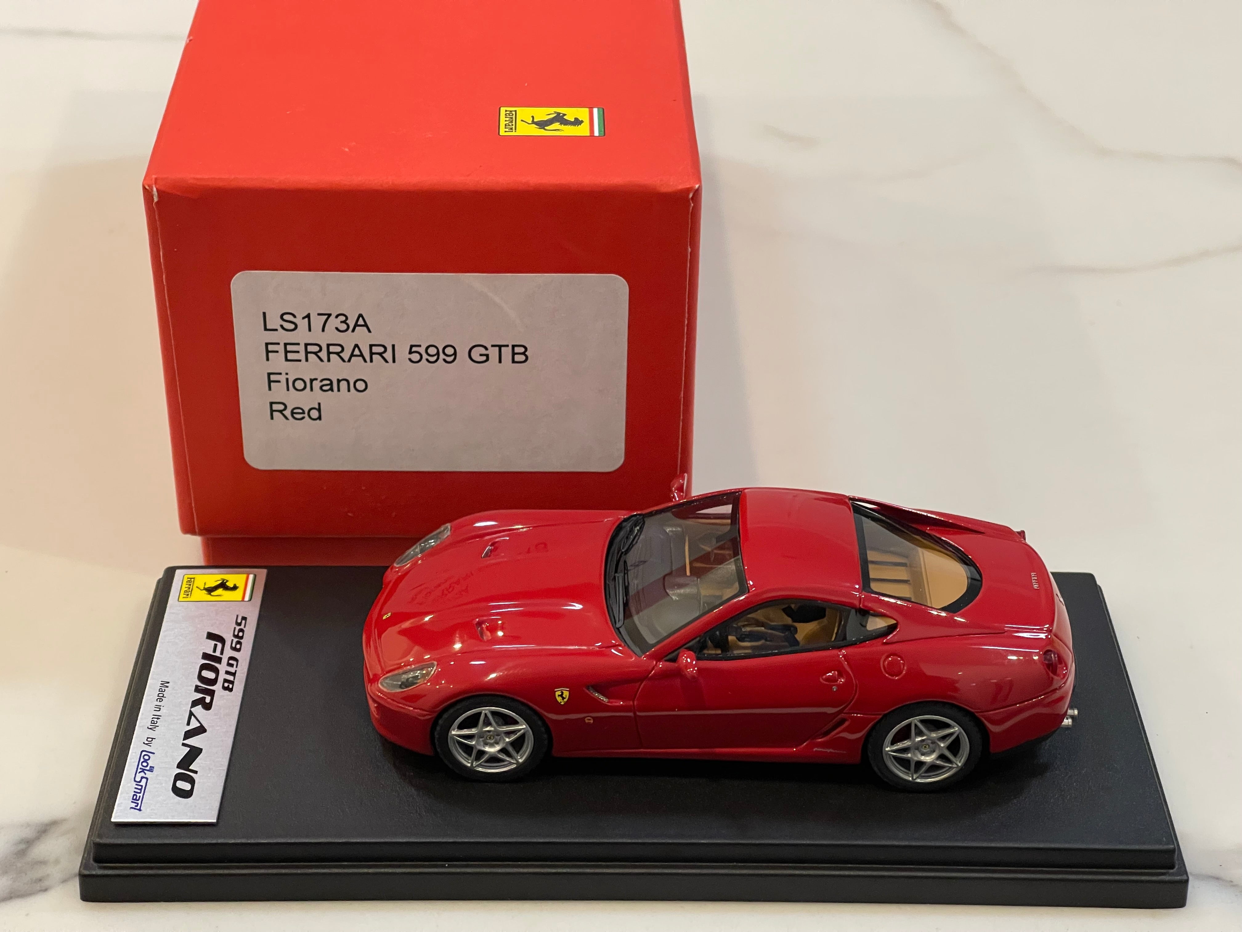 Miniature Ferrari 599XX 1:43 Burago - Voiture De Collection Métal, Occasion Avec Traces D'usure