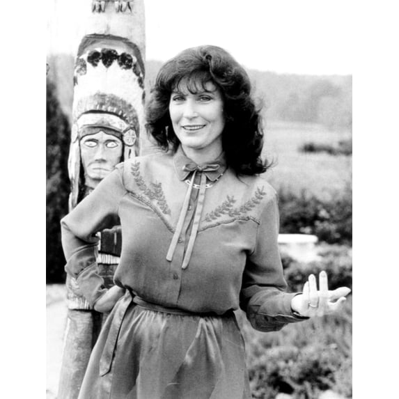 Loretta Lynn The Lady...The Legend History (24 x 36)